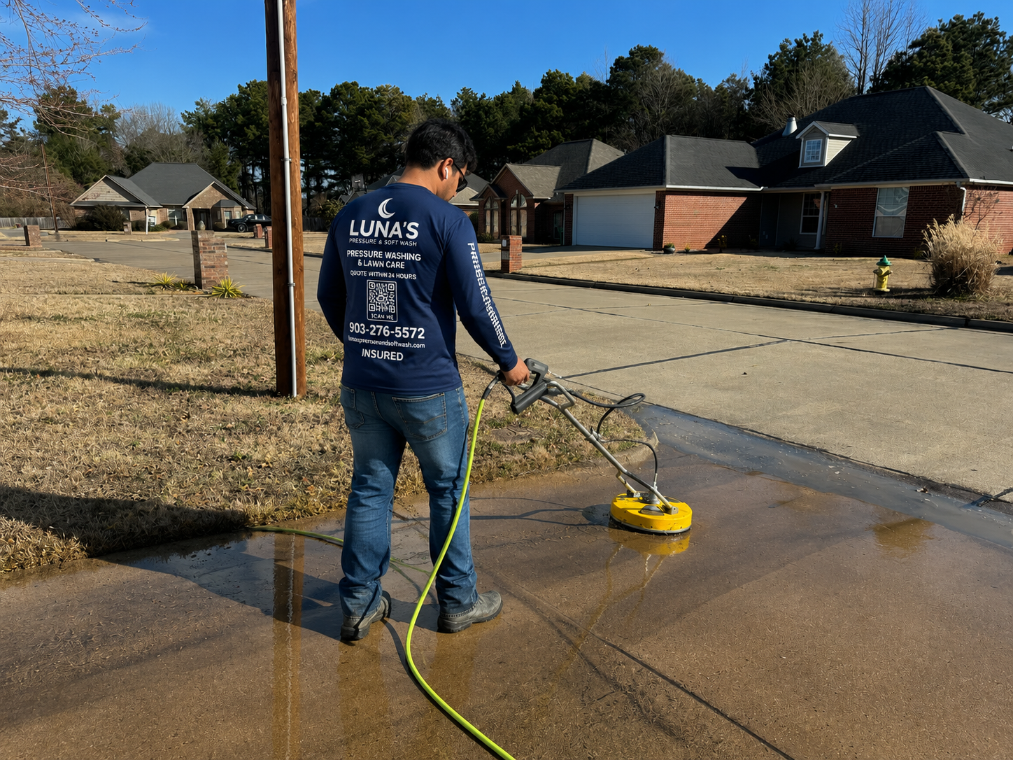 Luna pressure washing driveway